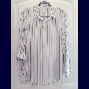 Ladies Sz 8 Black/White/Gray blouse